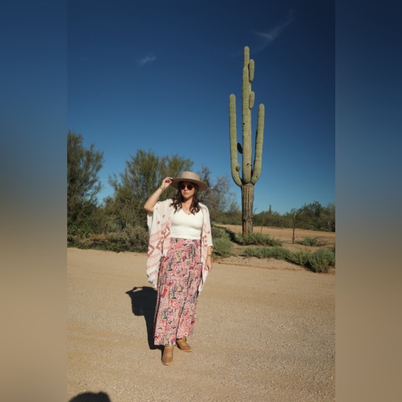 Beige Wool Gambler Hat – Western Felt Hat with feather hat pin - Picture 2 of 8